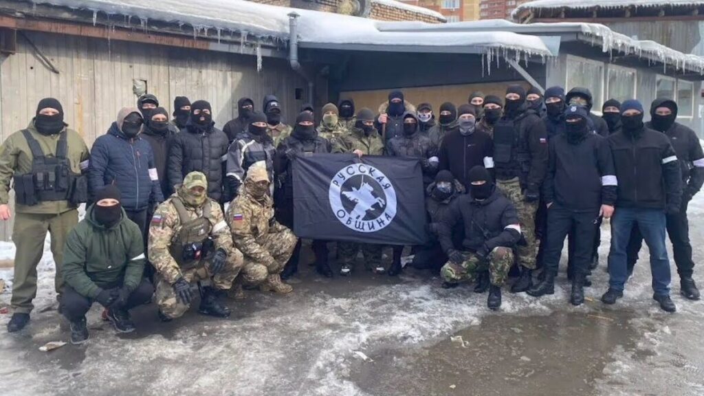 Members of the Russian Community (RO).